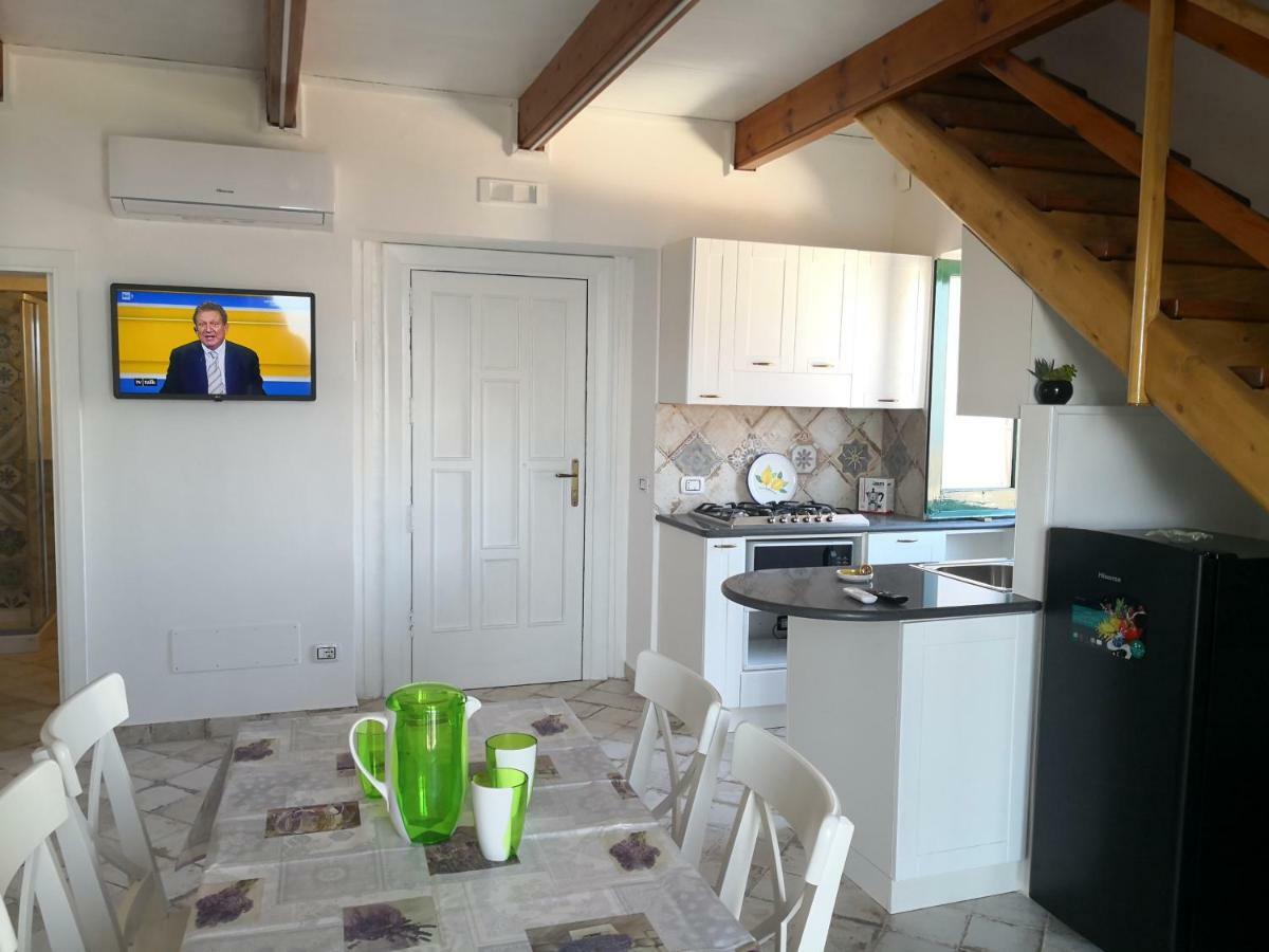 Il Quadrifoglio Villa มัสซาลูเบรนเซ ภายนอก รูปภาพ